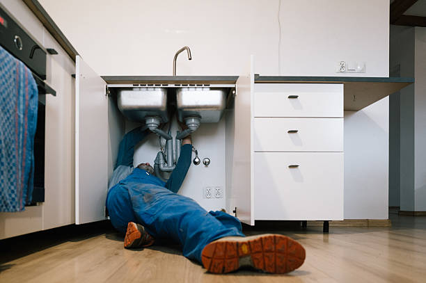 Professional Leak Detection technician working in Charleston, IL